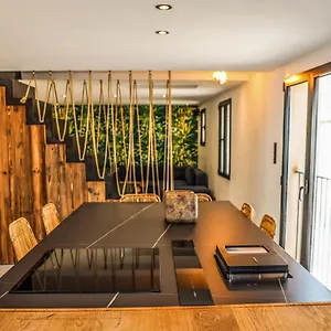  Appartement Casa Jungle ! Superb Duplex Apartment, Place Des Lices ! France