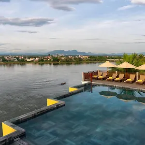 Little Riverside . A Luxury & מלון
